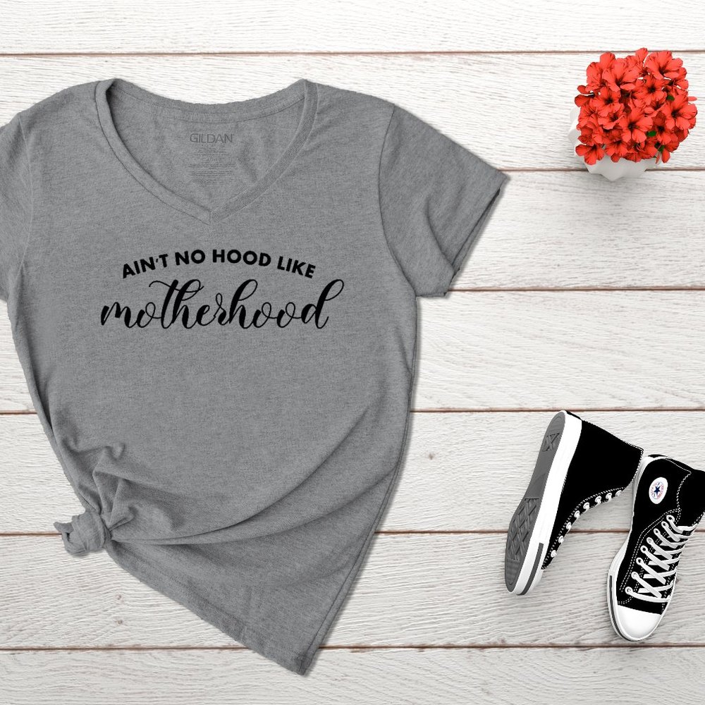 Ain't No Hood Like Motherhood Custom T-shirt